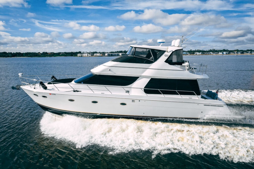 carver530-1-yacht